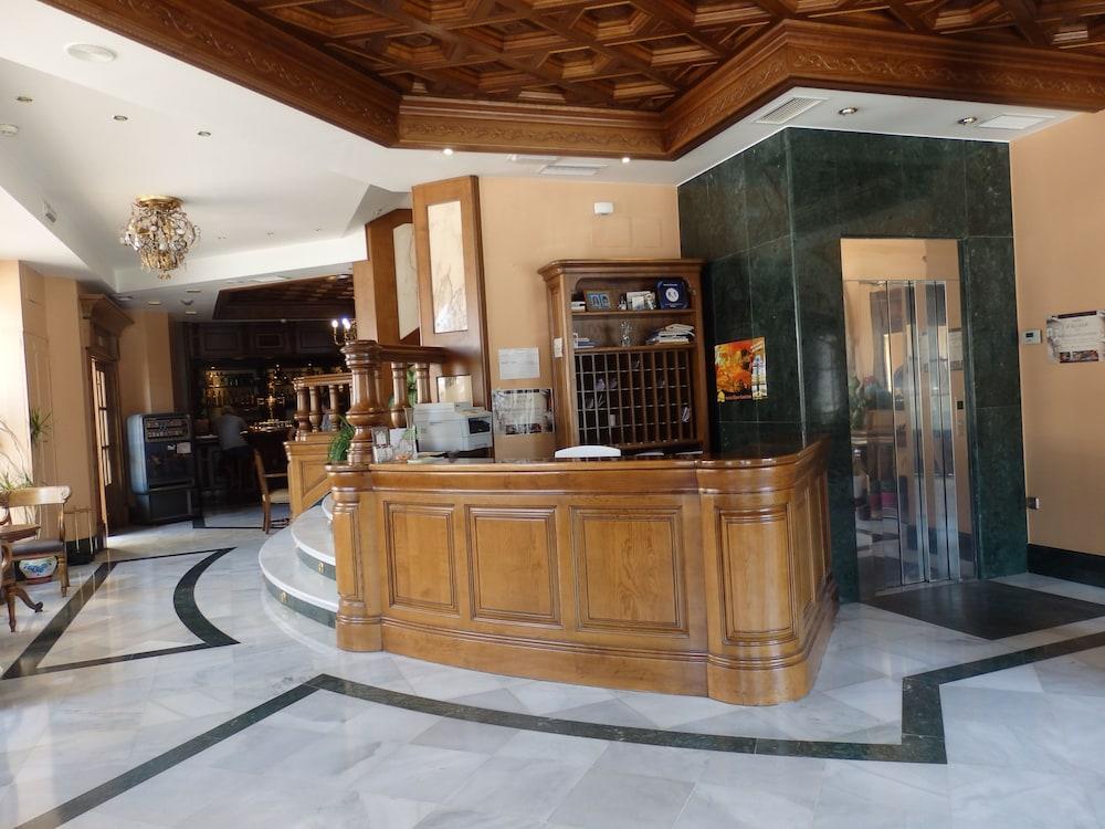 Hotel Aranda اراندا دي دويرو المظهر الخارجي الصورة