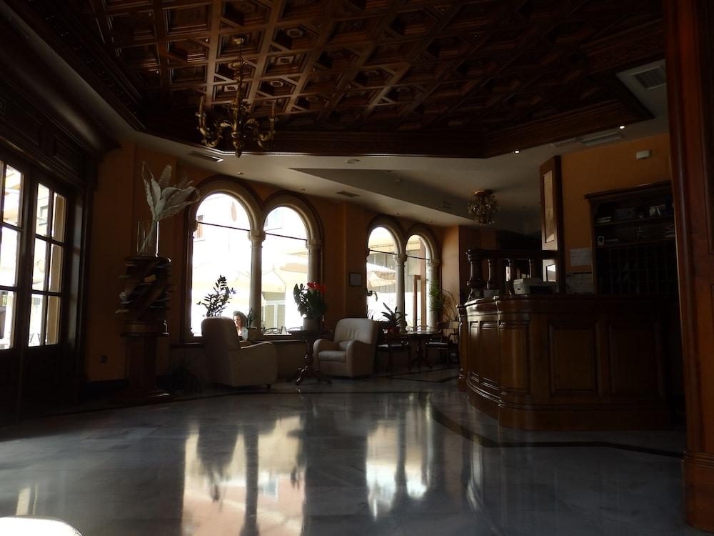 Hotel Aranda اراندا دي دويرو المظهر الخارجي الصورة
