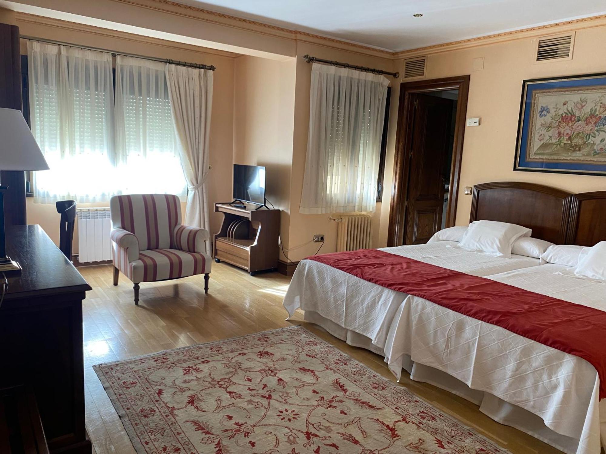 Hotel Aranda اراندا دي دويرو المظهر الخارجي الصورة